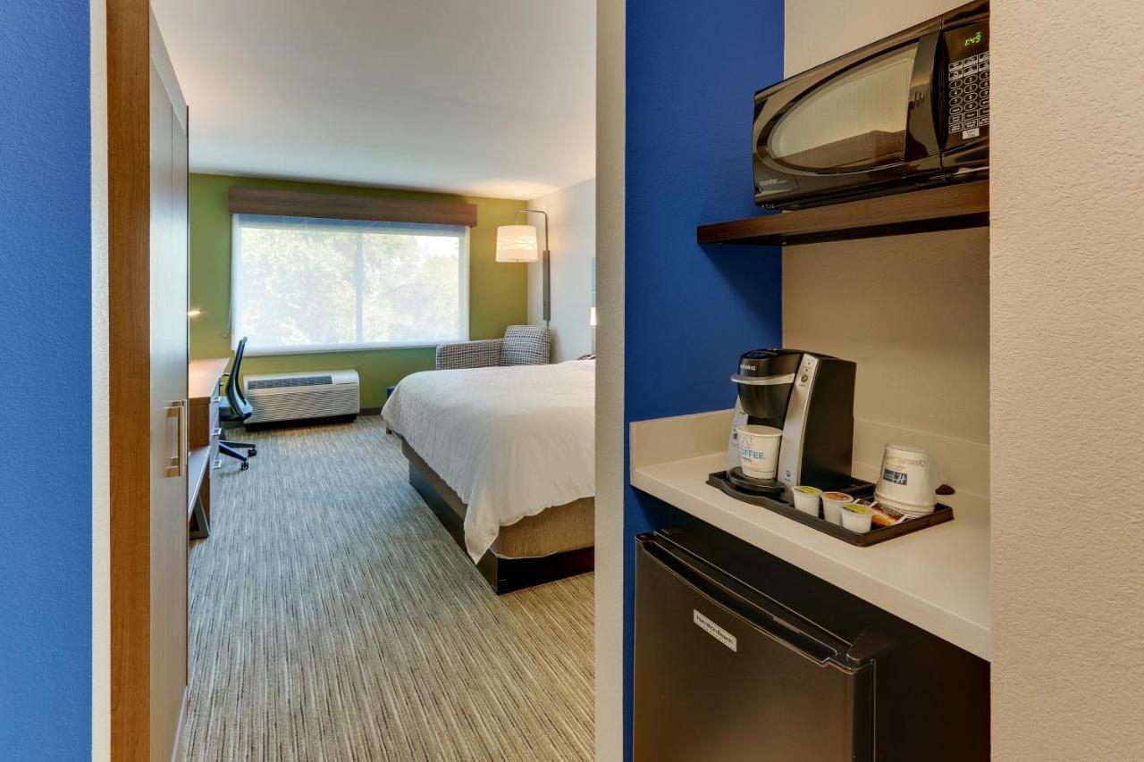 Holiday Inn Express & Suites - Roanoke - Civic Center Eksteriør bilde