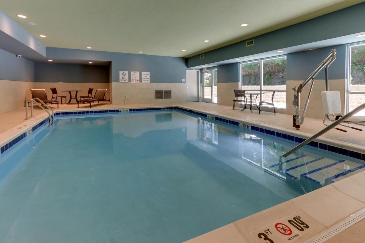 Holiday Inn Express & Suites - Roanoke - Civic Center Eksteriør bilde