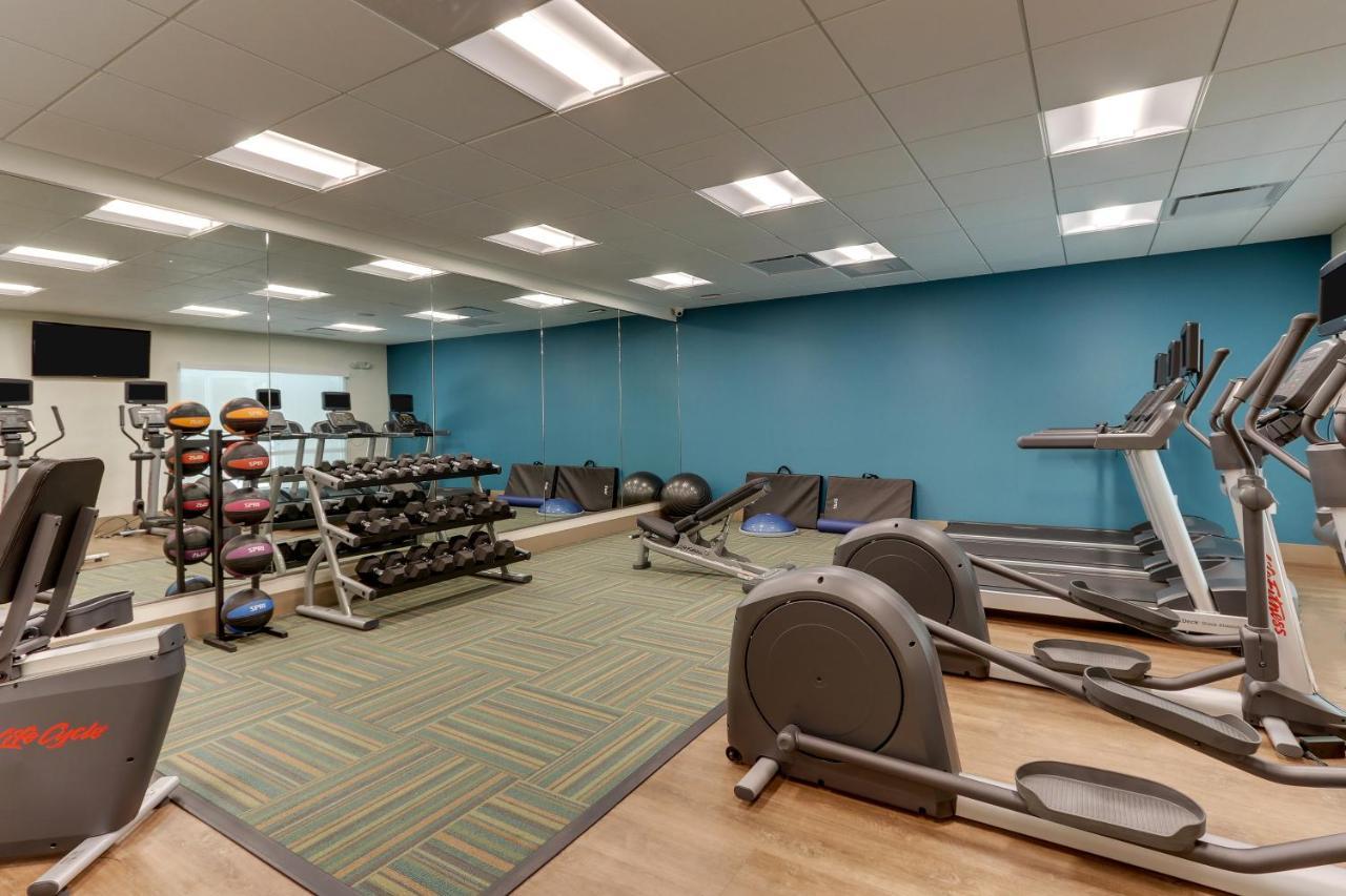 Holiday Inn Express & Suites - Roanoke - Civic Center Eksteriør bilde