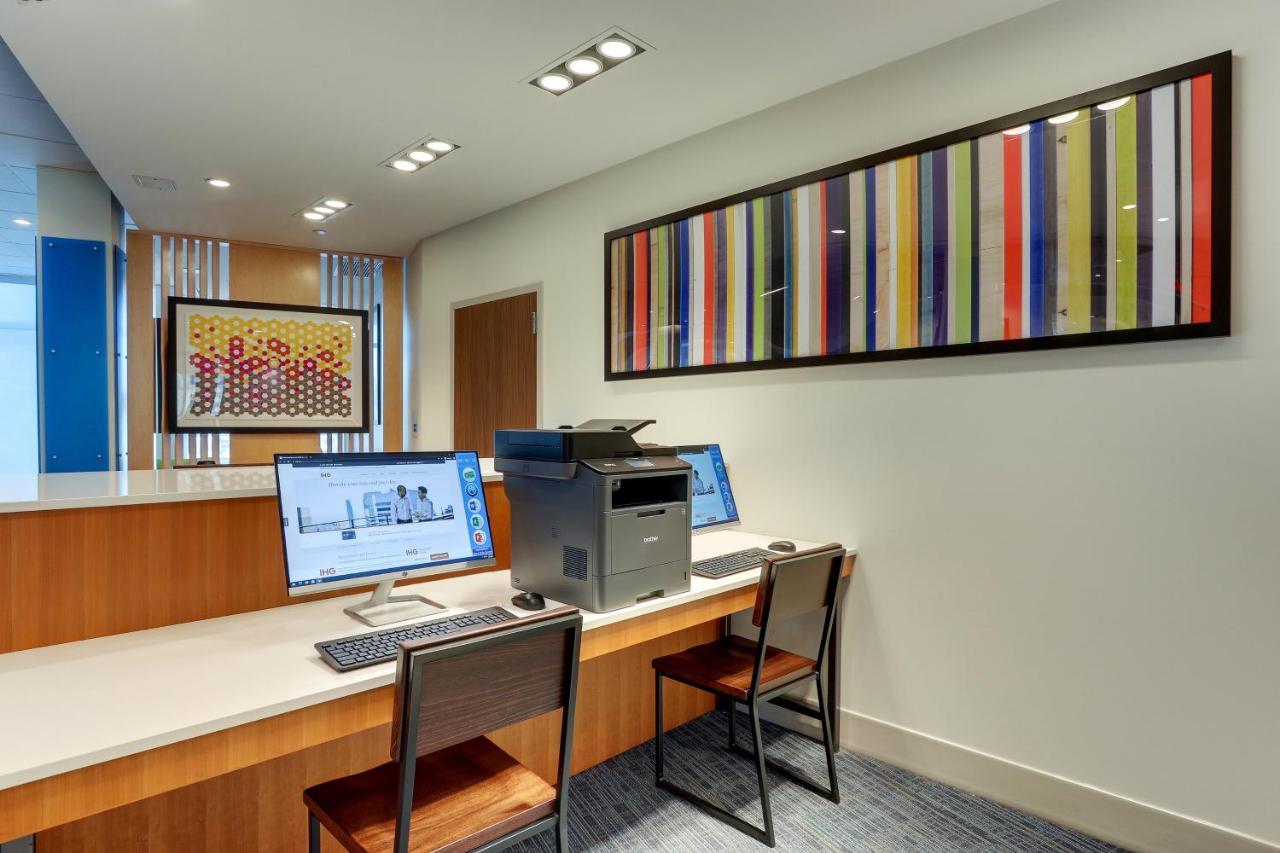 Holiday Inn Express & Suites - Roanoke - Civic Center Eksteriør bilde