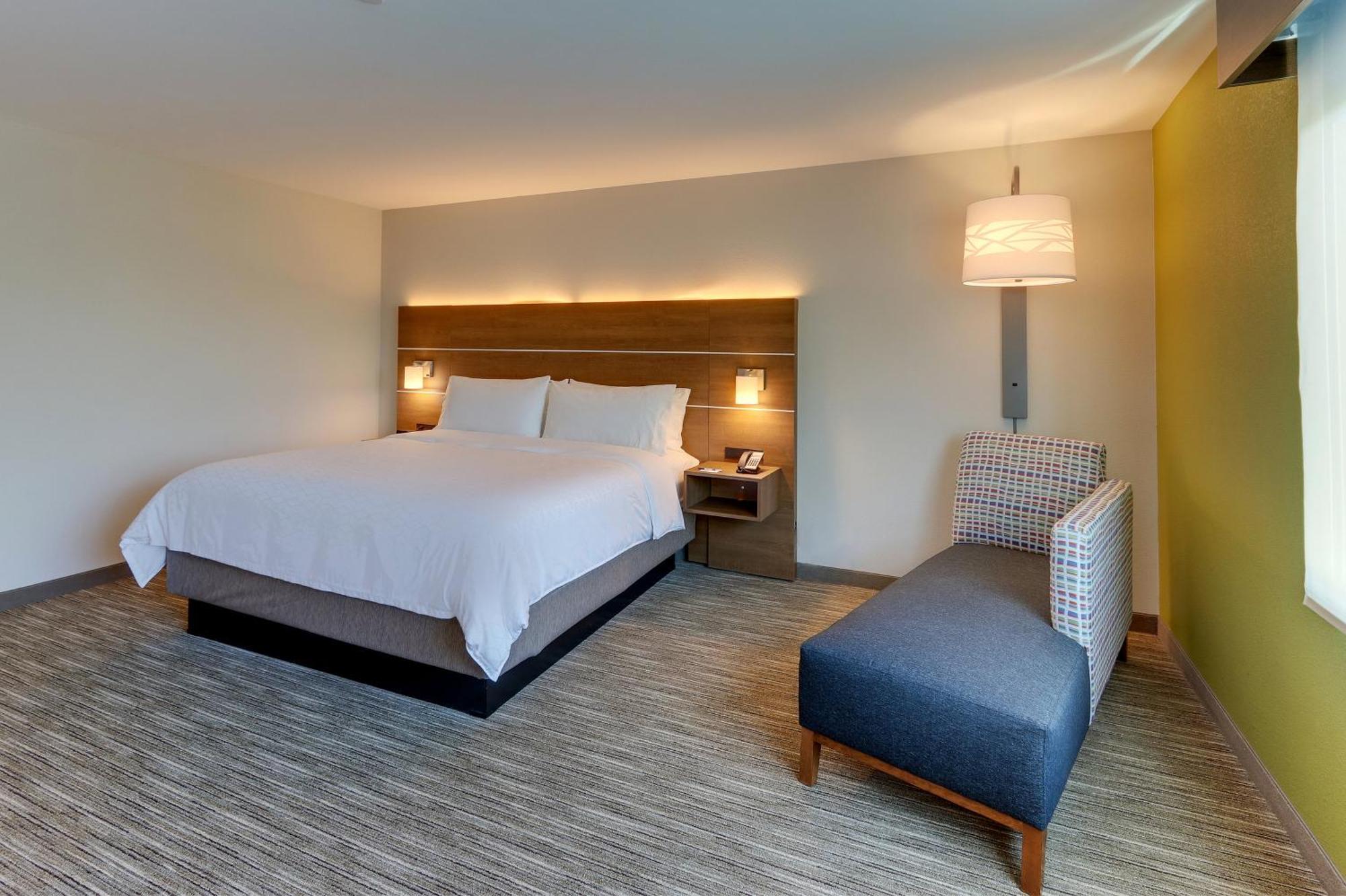 Holiday Inn Express & Suites - Roanoke - Civic Center Eksteriør bilde